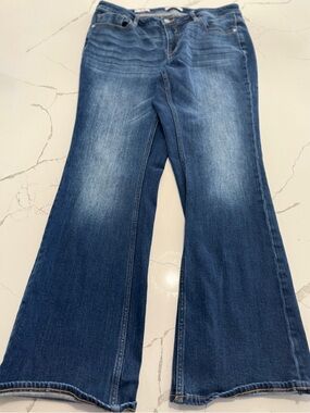 Vigoss Wide-Leg Flare Jeans in Medium Blue Wash